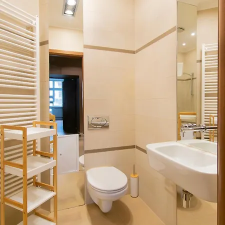 Collosal 6 Bedroom Slowackiego Avenue Appartement