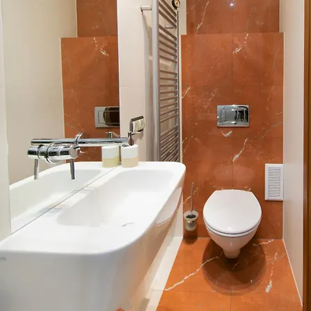 Collosal 6 Bedroom Slowackiego Avenue Apartment Krakow
