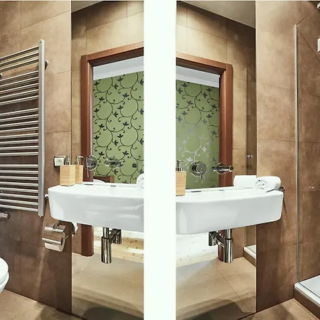 Apartment Collosal 6 Bedroom Slowackiego Avenue *